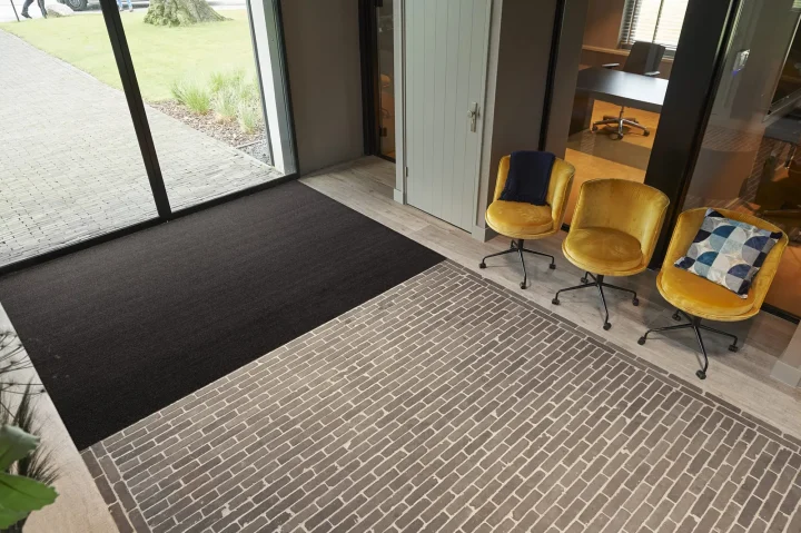 Tapis brosse — Éclipse